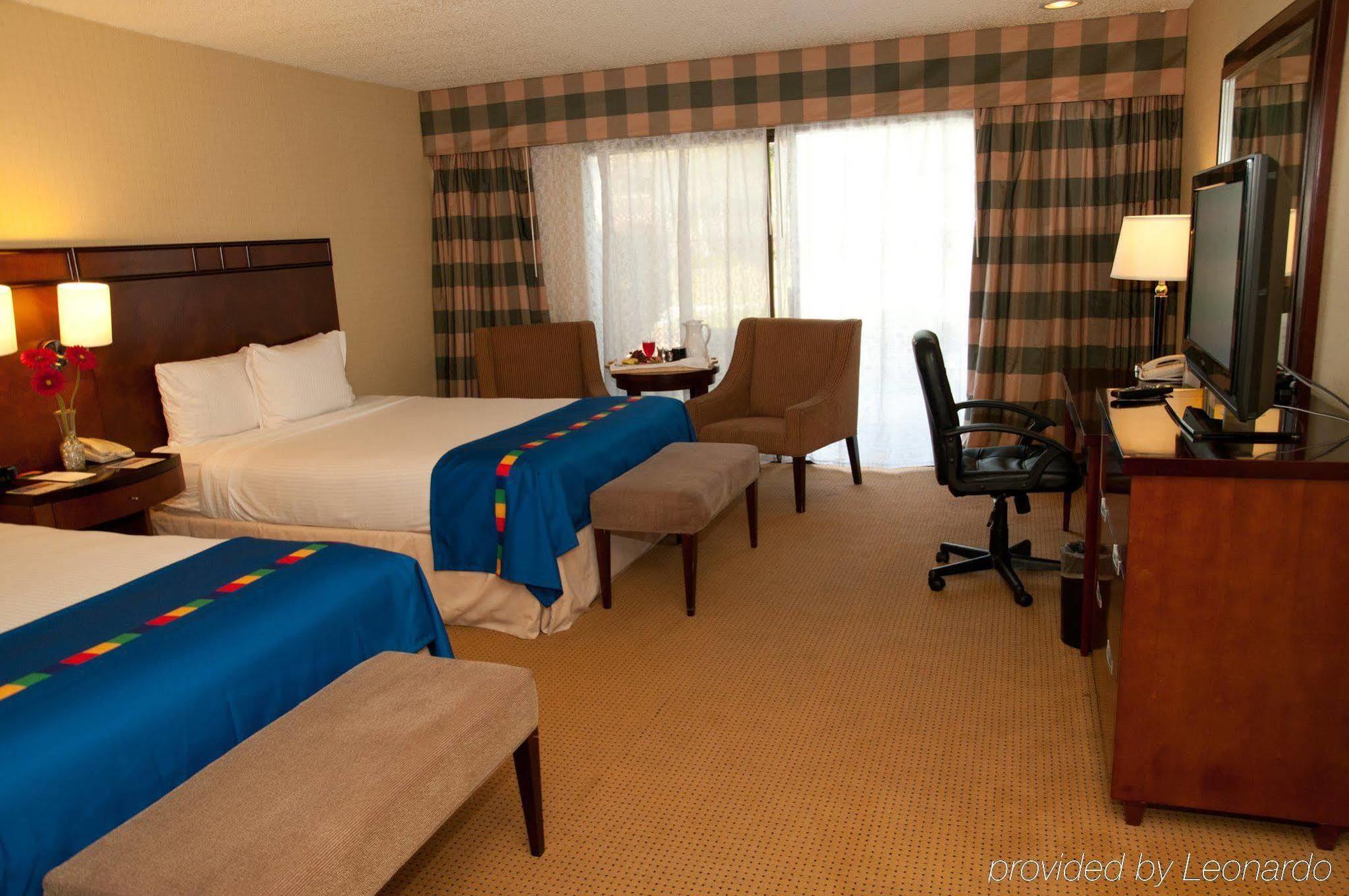 The 3* Fresno